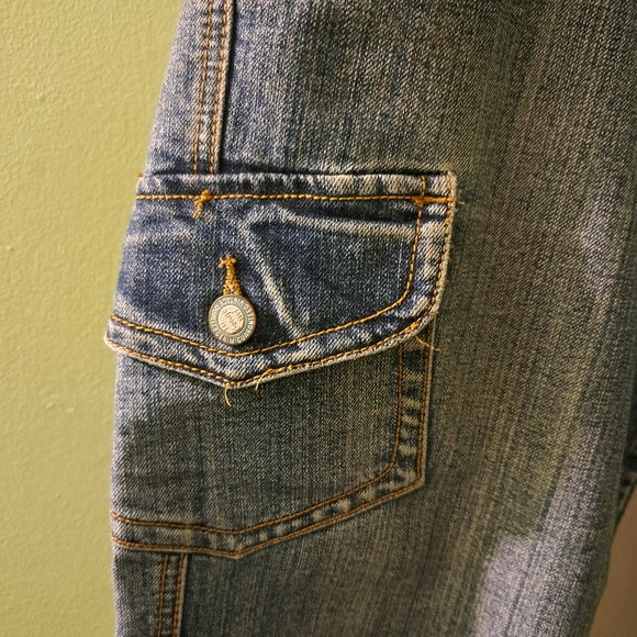 Bongo Blue Jean Capri's - Picture 3 of 15